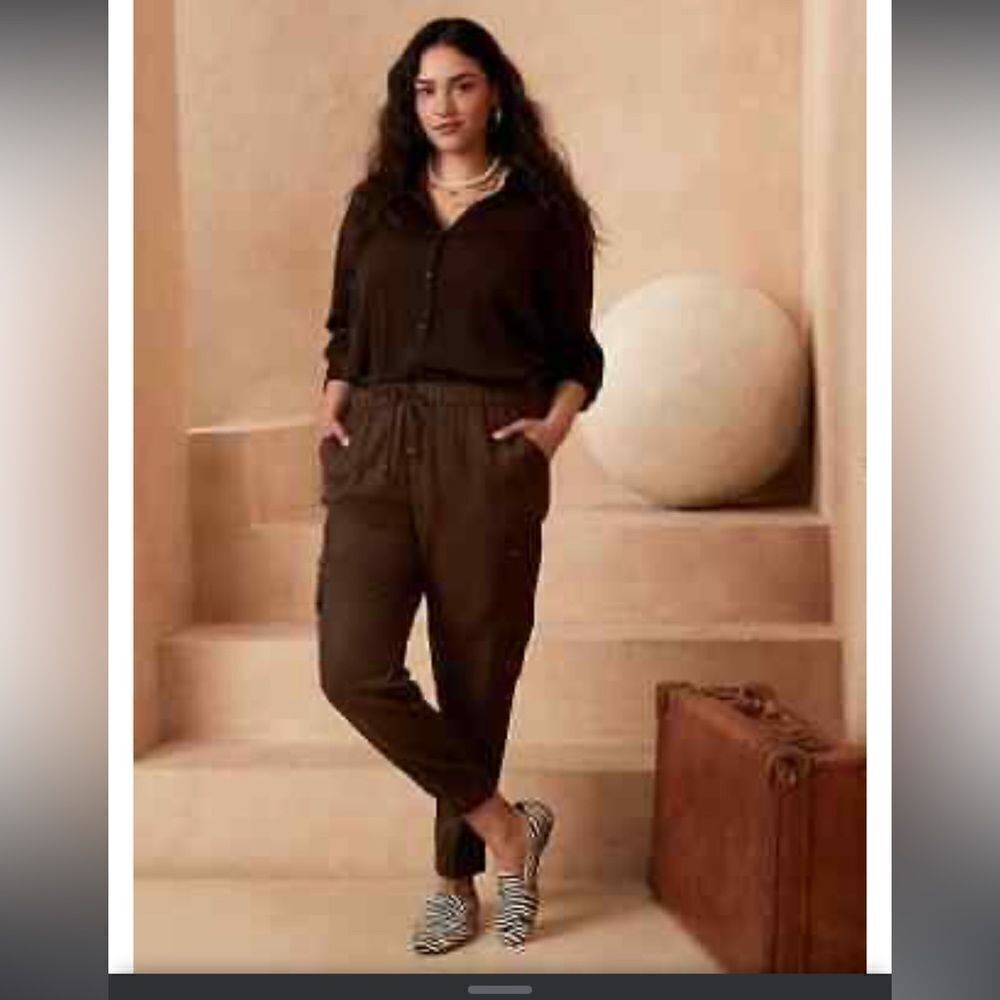 BANANA REPUBLIC WOMEN'S BURNT UMBER BROWN TENCEL SOFT CARGO PANTS SIZE M